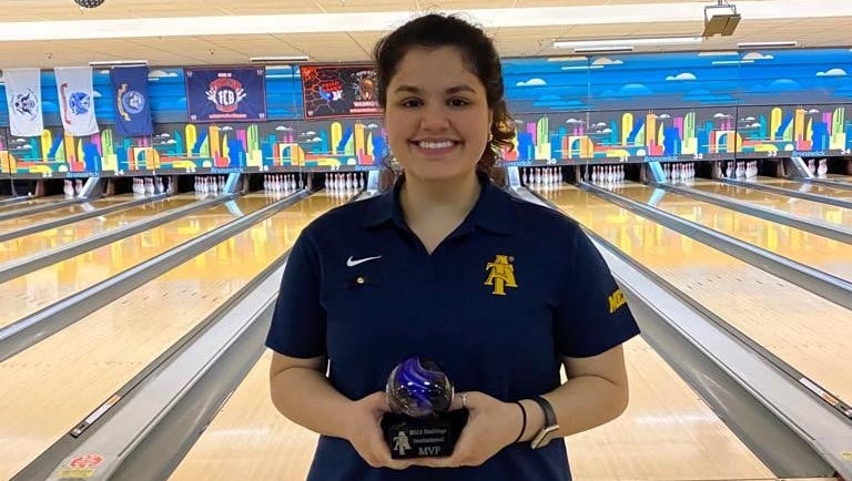 La costarricense Ericka Quesada brilla en el boliche universitario de Estados Unidos