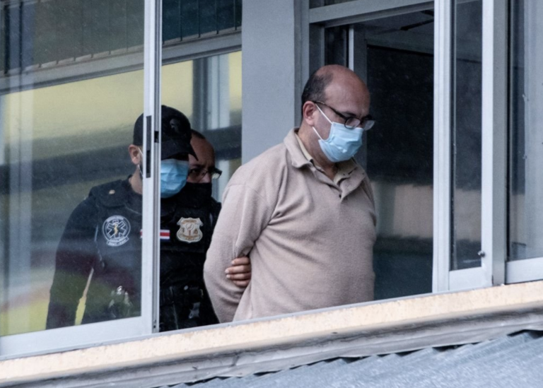 Condenan a exsacerdote Mauricio Víquez a 20 años de cárcel por violación y abuso a menores de edad