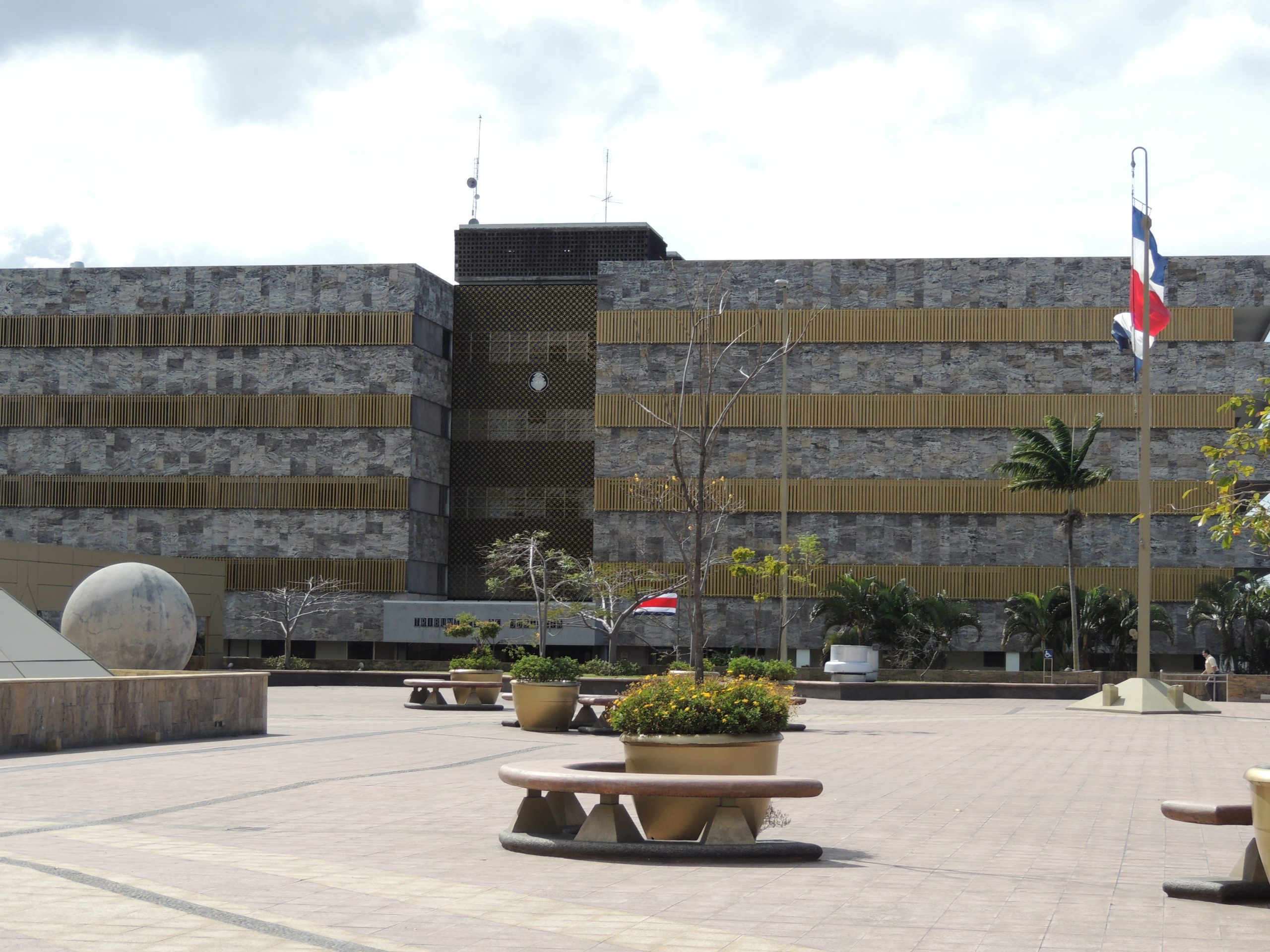 Imagen principal del artículo: Traslado de casos a jurisdicción especial contra el crimen organizado no es inconstitucional, sentencia Sala IV