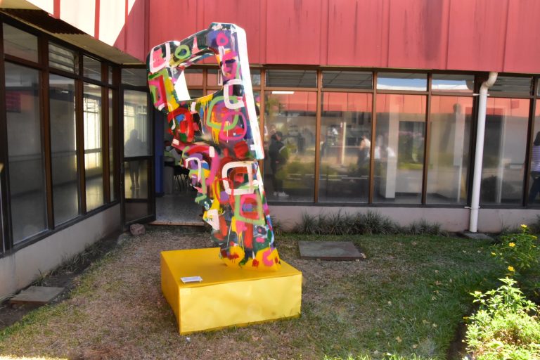 Esculturas llenan de arte el CENARE después de año y medio de atender pacientes COVID-19