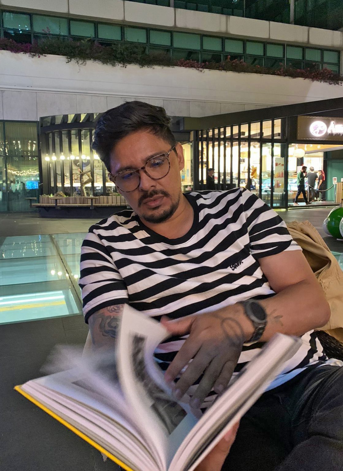 Imagen principal del artículo: Costarricense realiza gira por Europa para presentar sus obras de arte contemporáneo