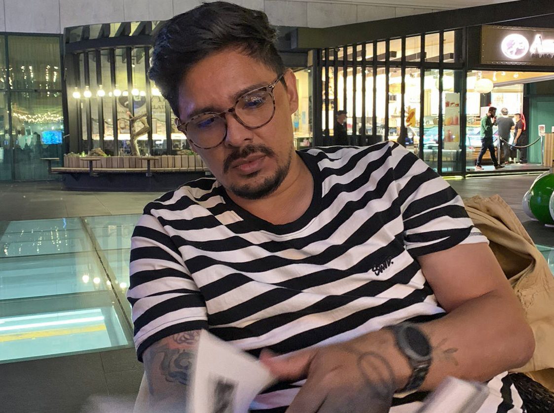 Imagen principal del artículo: Costarricense realiza gira por Europa para presentar sus obras de arte contemporáneo