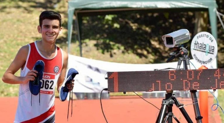 Promesa del atletismo costarricense rompe récord nacional en Estados Unidos