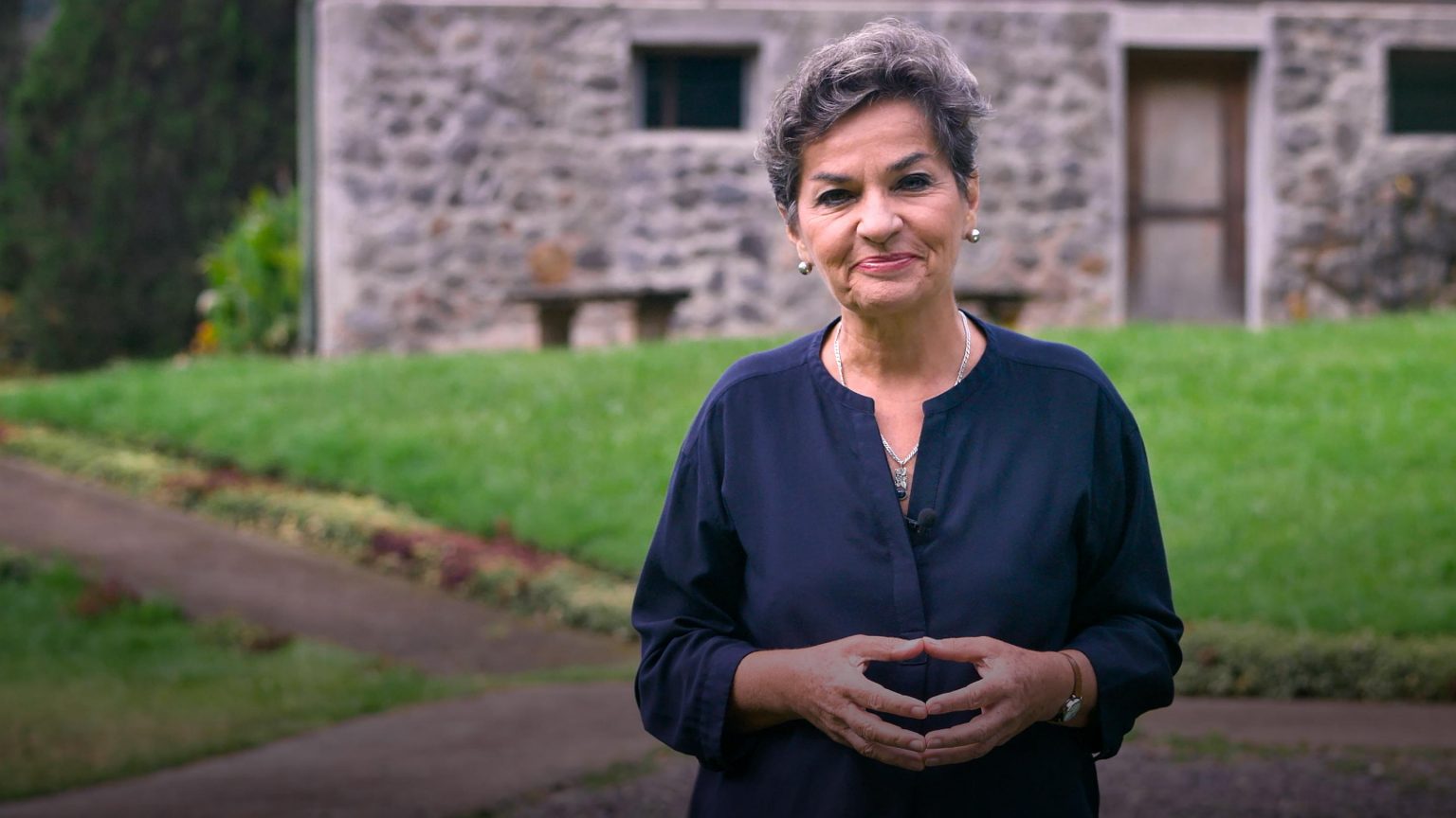 Imagen principal del artículo: Reina Isabel II otorga a Christiana Figueres el título de Dama de la Excelentísima Orden del Imperio Británico