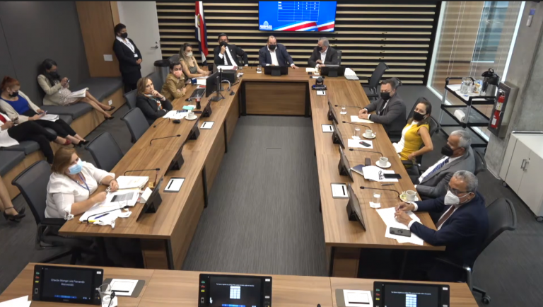 Comisión volvió inconstitucional proyecto para acabar con abusos en cuota de gasolina de congresistas