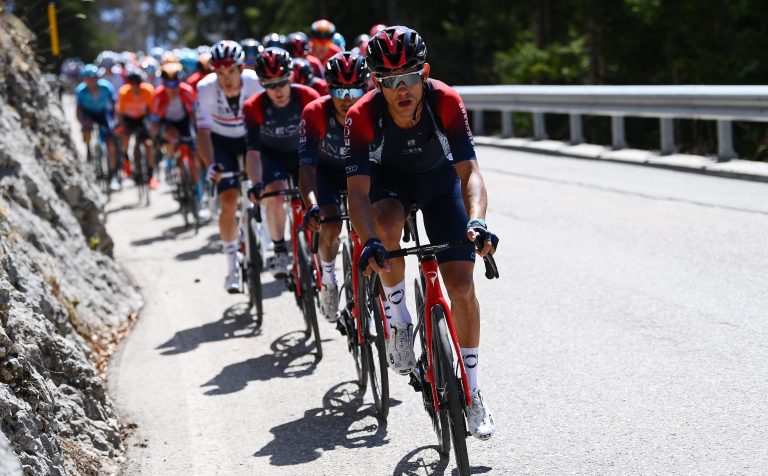 Andrey Amador finalizó la tercera etapa del Tour de los Alpes con un impresionante segundo lugar