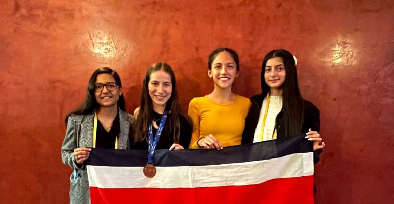 Con mención honorífica y medalla, estudiantes ticas destacan en Olimpiada Europea Femenina de Matemática
