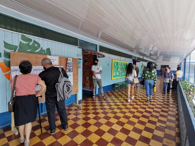 Costa Rica escogió: cerraron las urnas y empieza el conteo provisional de votos