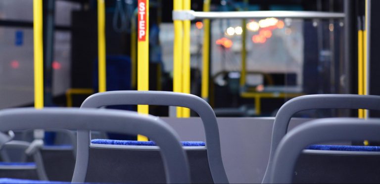 Aresep asesorará a personas usuarias en paradas de bus en zona norte