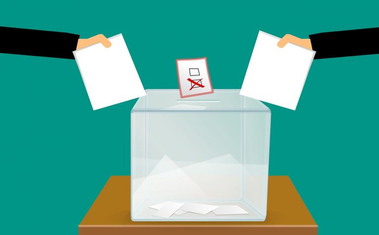 Does Democracy need a little more ¨Pura Vida¨?