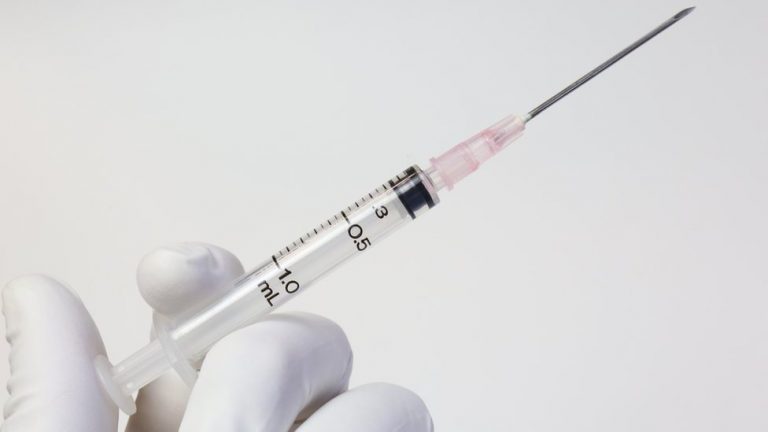 Diputados paraguayos debaten penalizar con castración química a violadores de menores