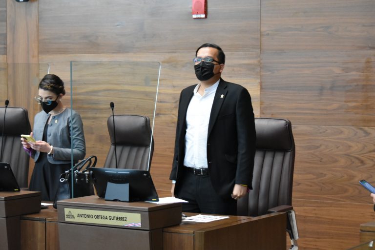 Diputado traslada a Fiscalía denuncia de tráfico de influencias del vicepresidente Brunner a favor del proyecto del Canal Seco