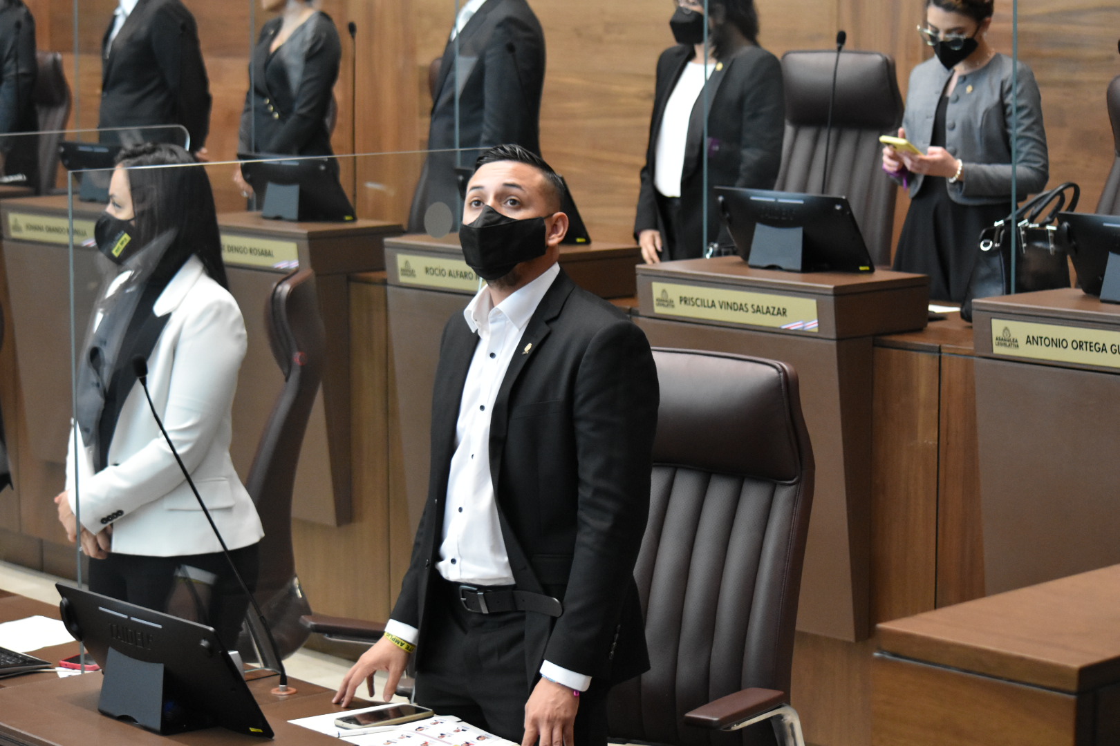 Imagen principal del artículo: La oposición fustiga la intención del Gobierno de "poner a pelear" a estudiantes por presupuesto para 2023