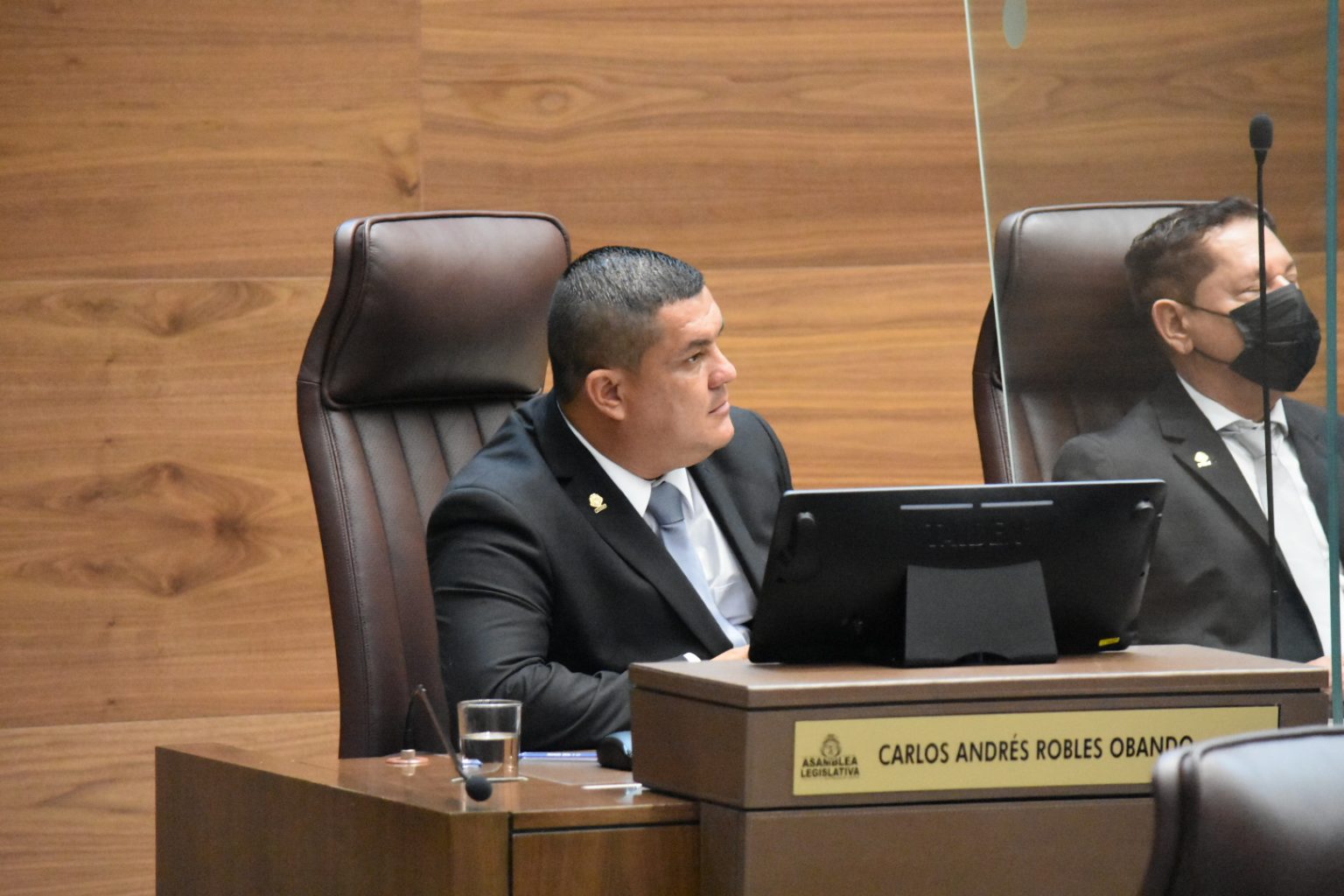 Imagen principal del artículo: Diputado del PUSC presenta proyecto para declarar a Puerto Jiménez como zona minera