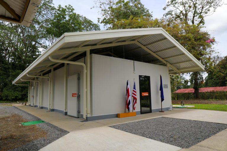 EARTH impulsará negocio del cacao con nuevo laboratorio