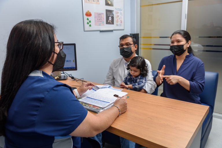 Programa de acción social de la Clínica Bíblica apoyará a más de 250 familias más en 2022