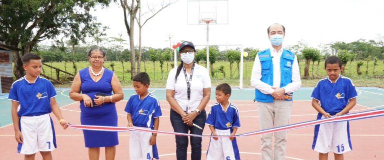 Proyecto “Somos una comunidad” busca integración de jóvenes solicitantes de refugio mediante el deporte