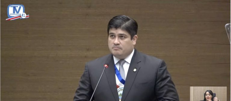 Alvarado pide a nuevos diputados aprobar Acuerdo de Escazú: "La humanidad está frente al dilema de su propia extinción"