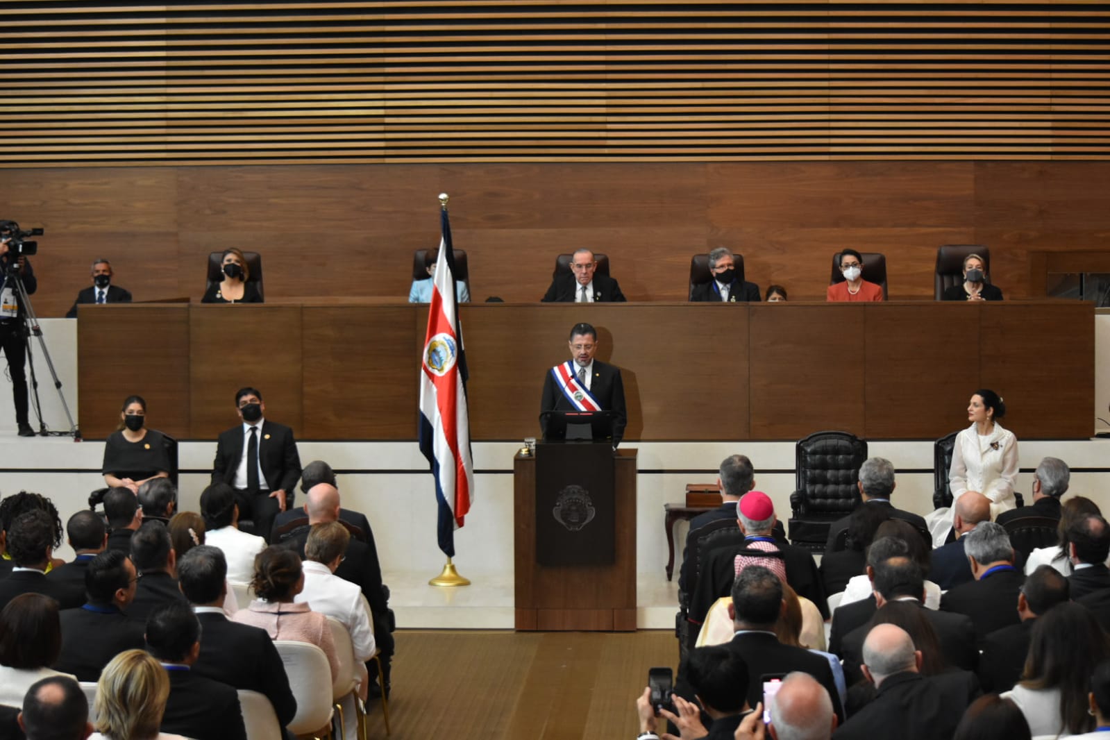 Imagen principal del artículo: "Este es nuestro tiempo": discurso de investidura del presidente Rodrigo Chaves Robles