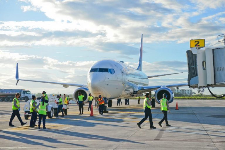 Ingreso de turistas al país en 2023 quedó por debajo de la cifra prepandemia