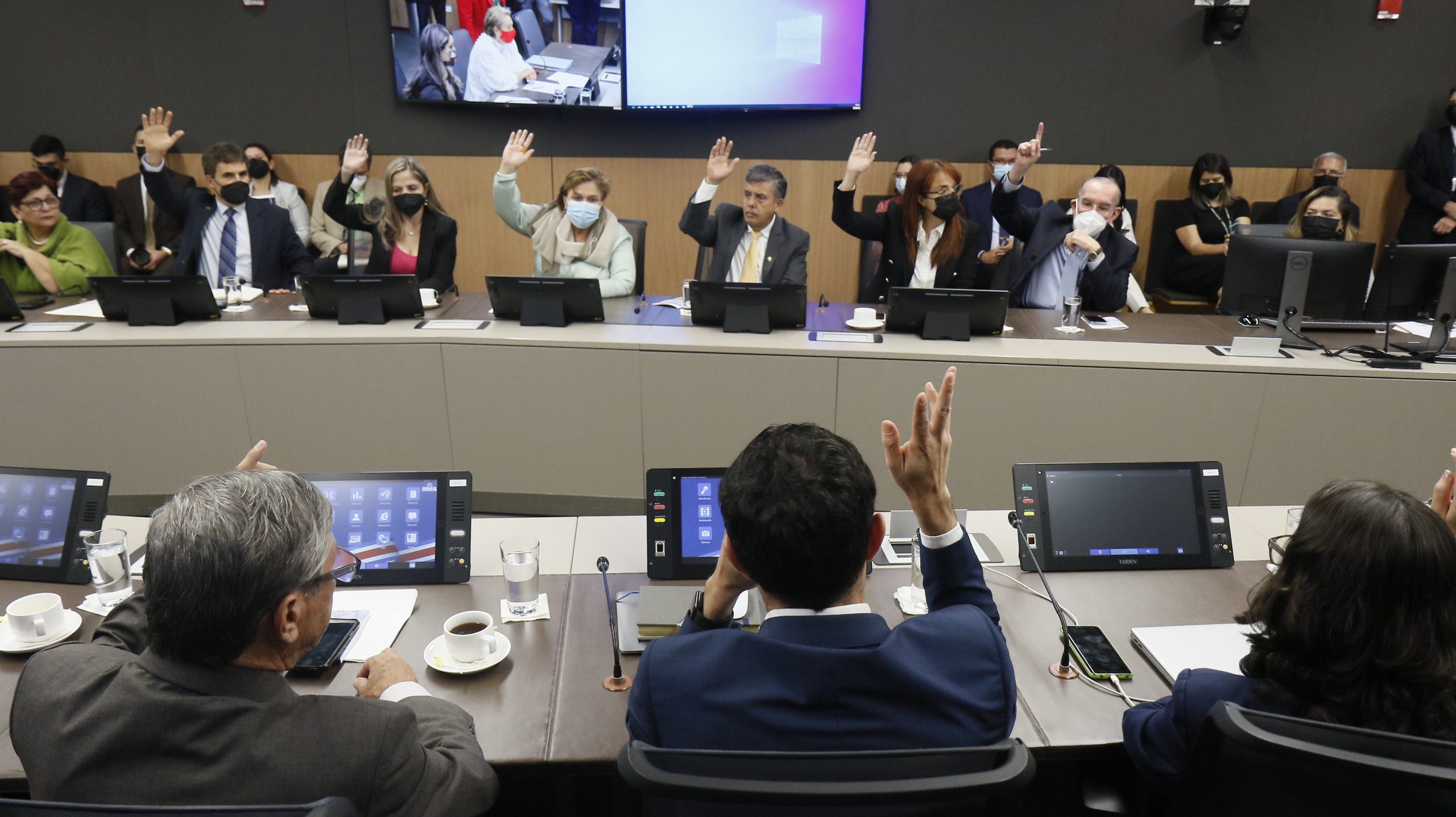 Imagen principal del artículo: PUSC, PPSD y PLN se dejan presidencias de los tres mini plenarios del Congreso