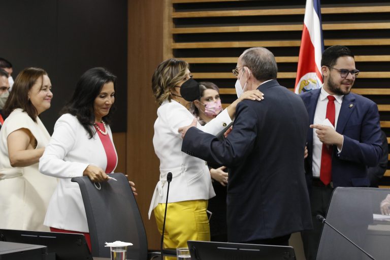 PLN y PUSC dominarán comisiones claves para el Gobierno durante primer año