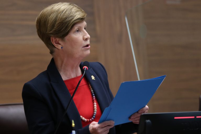 Sin dar nombres, diputada María Marta Padilla califica lo sucedido el jueves de "bochornoso"