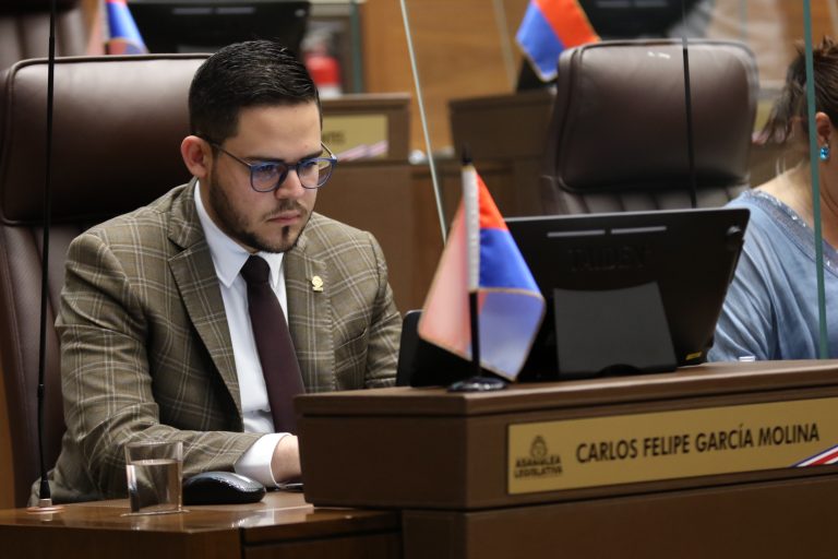 Carlos Felipe García del PUSC electo primer secretario del Congreso