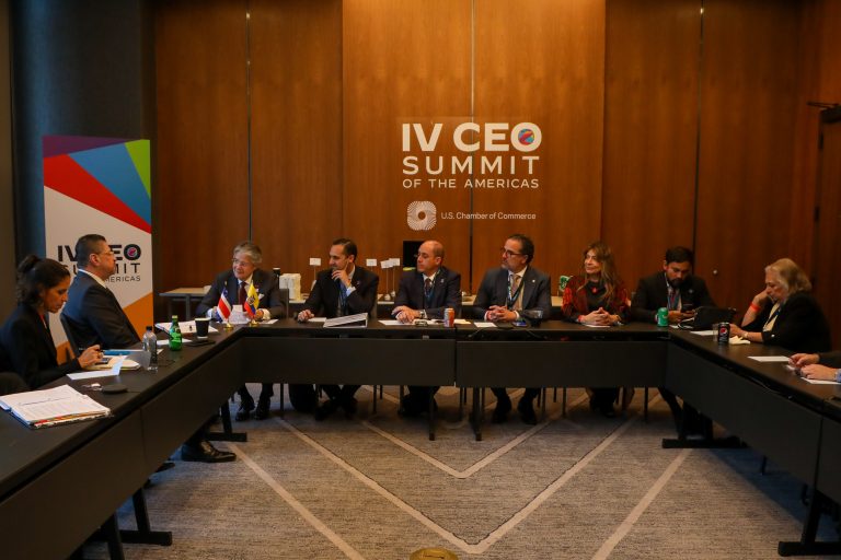 Costa Rica y Ecuador negociarán un Tratado de Libre Comercio