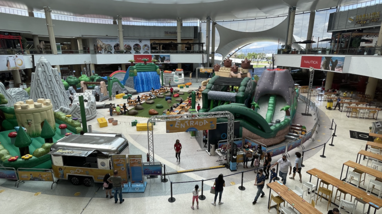 Rebotá: el parque inflable regresa a Oxígeno con la incorporación de dinosaurios