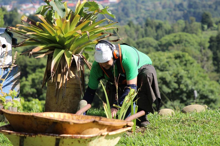 Campaña de EPA dona ₡20 millones para construir centro de ayuda a personas en condición de calle