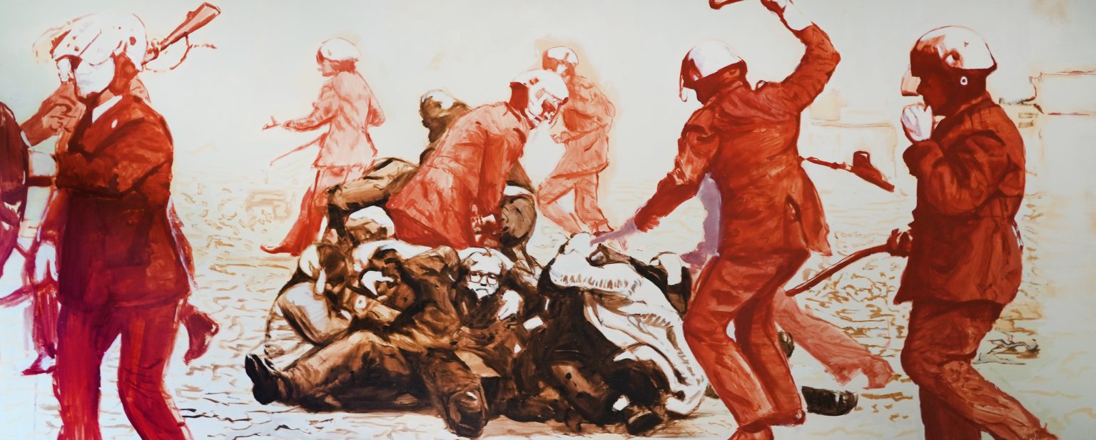 Imagen principal del artículo: Exposición “Harma, tiro, pun” invita a reflexionar sobre la violencia en los conflictos armados