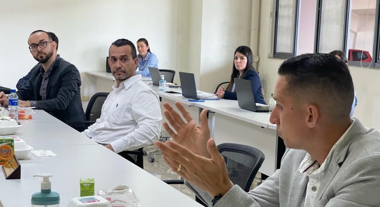 Alcaldías proponen trabajar con el MOPT para dar mantenimiento a red vial nacional