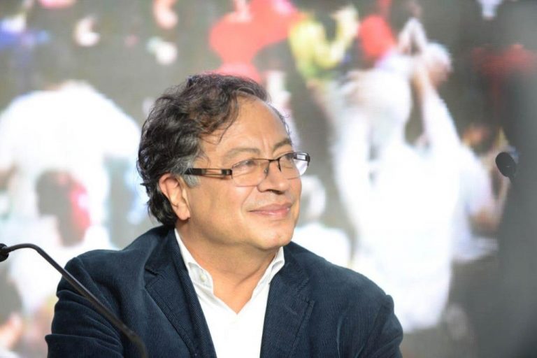 Colombia: Petro pide la renuncia protocolaria a todos sus ministros y finaliza coalición política