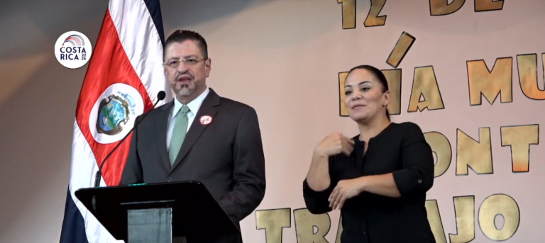 Chaves: "Costa Rica ve con preocupación que vecinos empiecen a construir una fuerza militar al otro lado de la frontera"