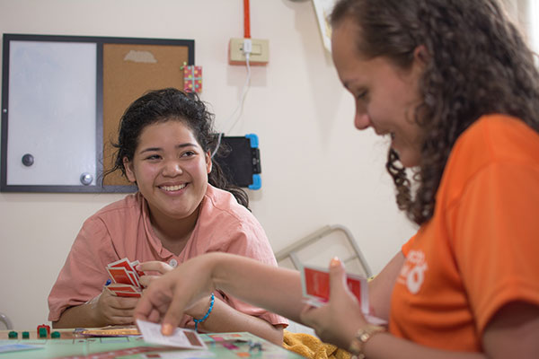 Imagen principal del artículo: Programa de apoyo a familias de pacientes con cáncer cumple su primer año