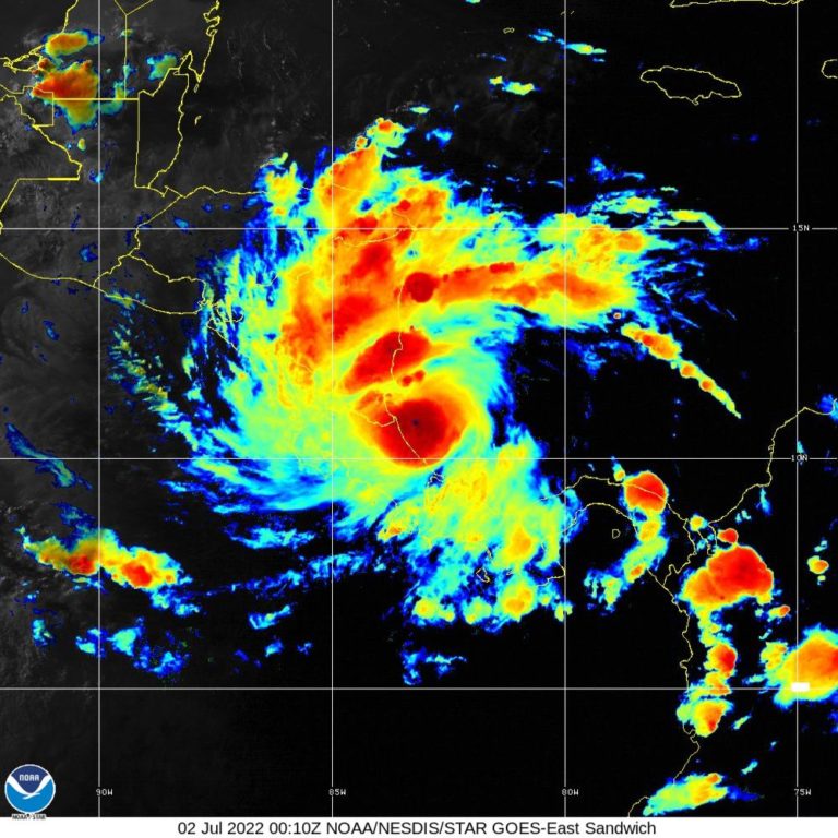 Tormenta Tropical Bonnie se encamina a tocar tierra en la costa del Caribe Norte de Costa Rica 
