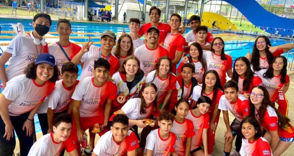 Equipo de Natación Belén se coronó campeón nacional por decimotercer