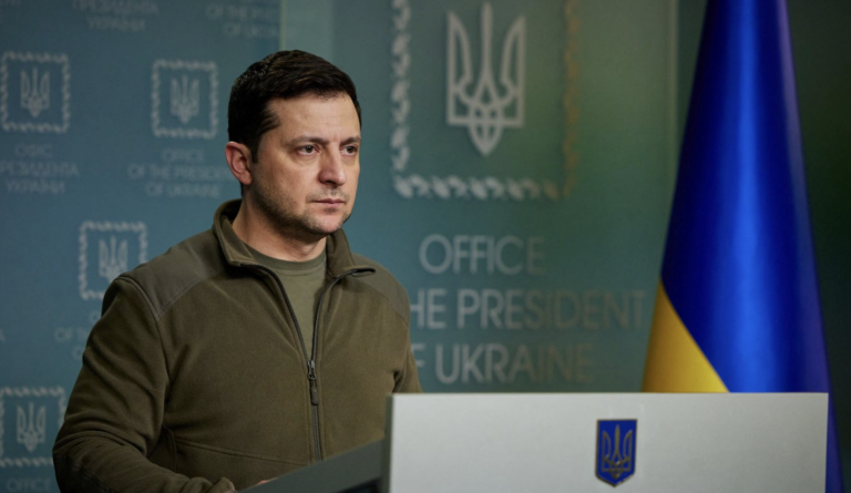 Zelenskyy promulga polémica ley que debilita lucha anticorrupción pese a protestas en Ucrania