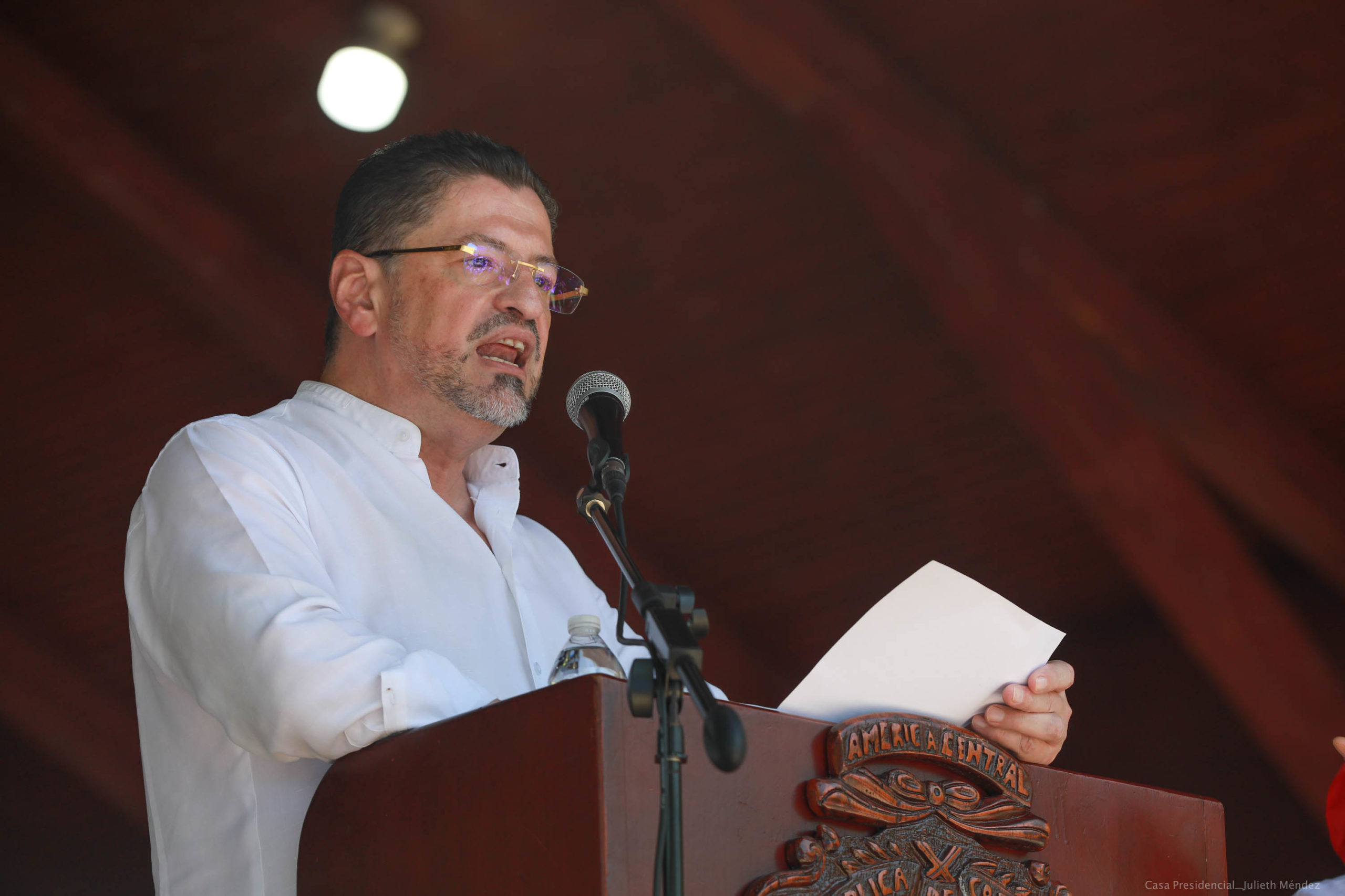 Imagen principal del artículo: Chaves presiona al Congreso para que le aprueben $6000 millones en eurobonos en un solo tracto: "No jueguen chapitas"