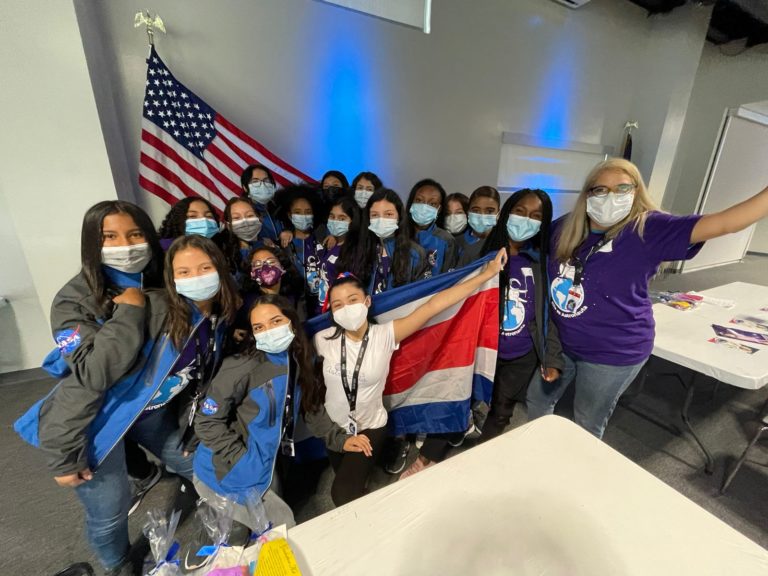 Fundación She Is llevará a 15 niñas costarricenses a visitar la NASA