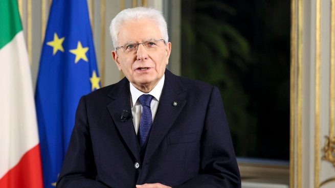 Imagen principal del artículo: Presidente de Italia Sergio Mattarella disuelve el Parlamento tras dimisión del primer ministro