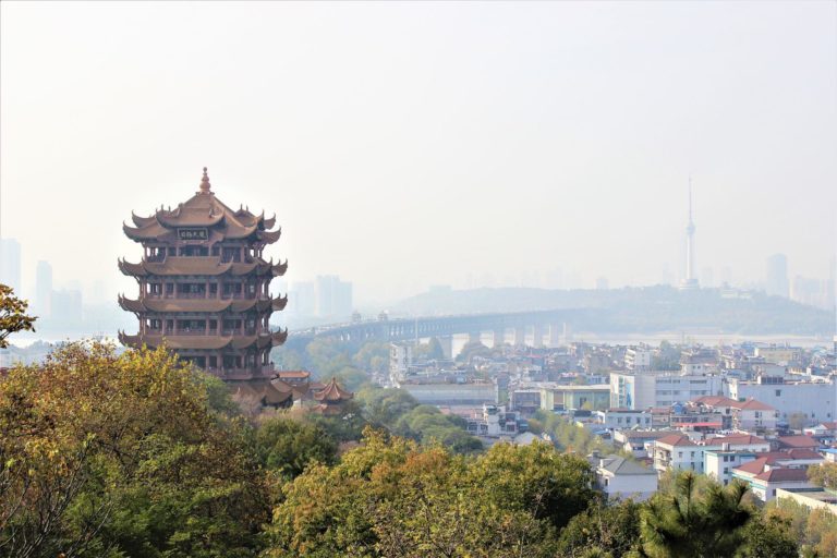 China vuelve a ser escenario de confinamiento masivo, casi un millón de personas fueron aisladas en Wuhan por COVID-19