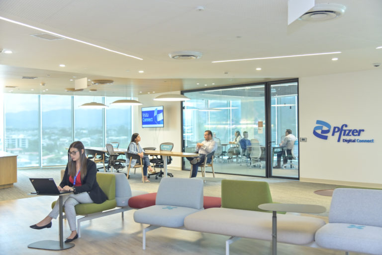 Pfizer inaugura en Escazú su primer centro de operaciones inclusivo en Latinoamérica
