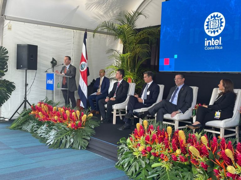 Intel celebra 25 años en Costa Rica e inaugura planta de ensamble y prueba de chips
