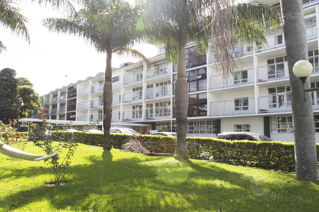 Imagen principal del artículo: UCI del Hospital de Niños está llena de menores enfermos por causas respiratorias y COVID-19