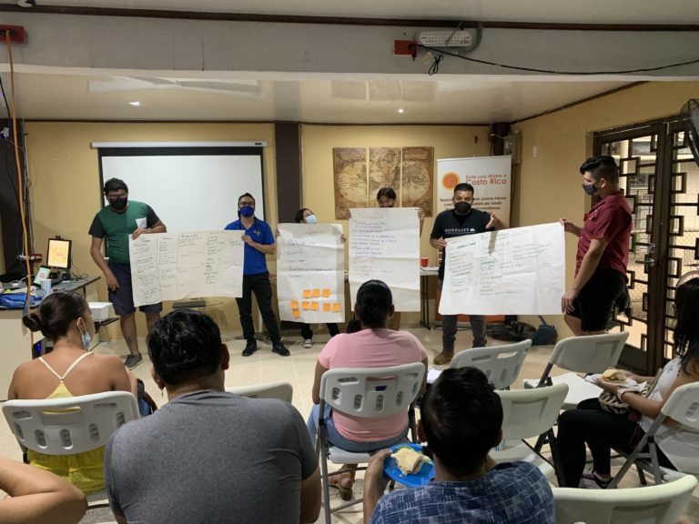 Asociación le da una mano a jóvenes de comunidades vulnerables en Limón