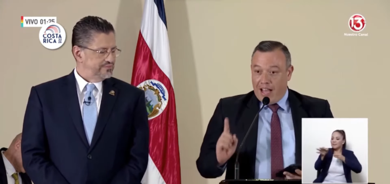 Gobierno pone a consulta pública decretos para eliminar tarifas mínimas de 11 colegios profesionales