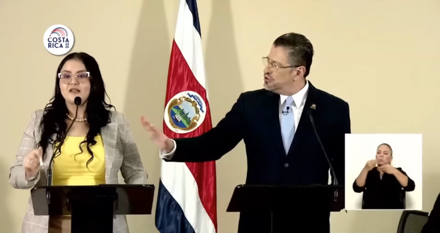 Imagen principal del artículo: Presidente afirmó falsamente que solo Costa Rica y siete países más tienen vacunación obligatoria contra COVID-19