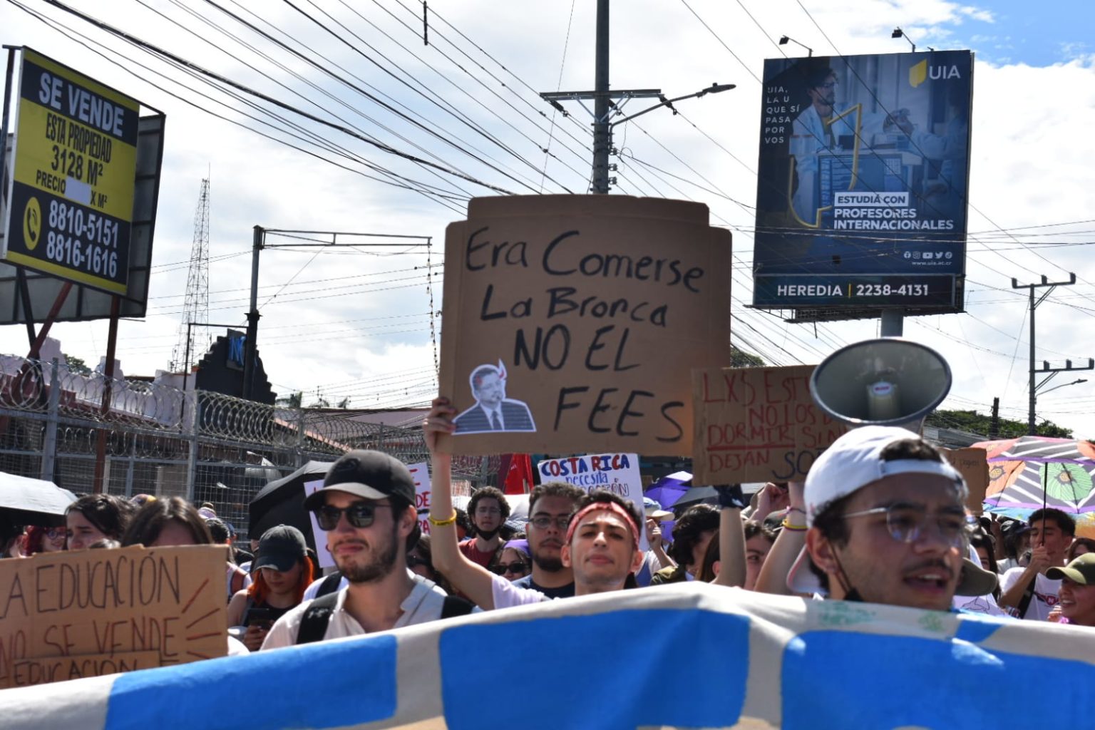 Imagen principal del artículo: Gobierno cede: FEES 2023 mantendrá la base presupuestaria del 2022
